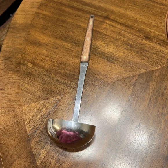 Vintage mid Century EKCO FLINT Soup Ladle Stainless Steel With Wood Handle - Picture 2 of 6